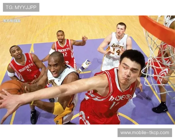 姚明NBA首场比赛回顾:中国巨人首次亮相掀起篮球风潮 姚明NBA首场比赛回顾:中国巨人首次亮相掀起篮球风潮